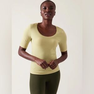 Athleta Outbound Scoop Tee In Pardina Beige Size Medium W. Stretch Sold Out